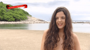 Un hombre maduro, una bella joven y una mujer potente, en el próximo capítulo