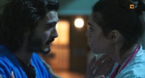 Avance «Bajo sospecha» – Víctor pedirá ayuda a Belén para evitar que Daniel Legarra opere a su padre