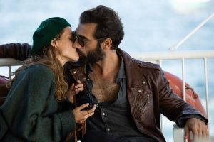 Olivia, atada a la oscuridad de Yaman, en el segundo capítulo de ‘La Pasión Turca’