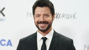 Álvaro Morte, el actor que sigue huyendo del Profesor mientras el Profesor le persigue