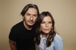 Alberto y Laura Caballero, Premio Iris de la Prensa Especializada 2025 por más de dos décadas marcando la comedia española