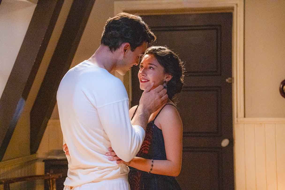 Xavi Lock (Curro) y Marta Costa (Angela) en La Promesa