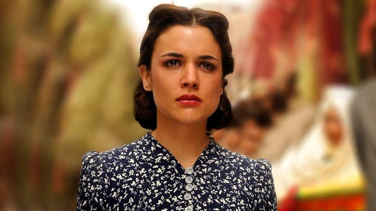 El tiempo entre costuras - Adriana Ugarte