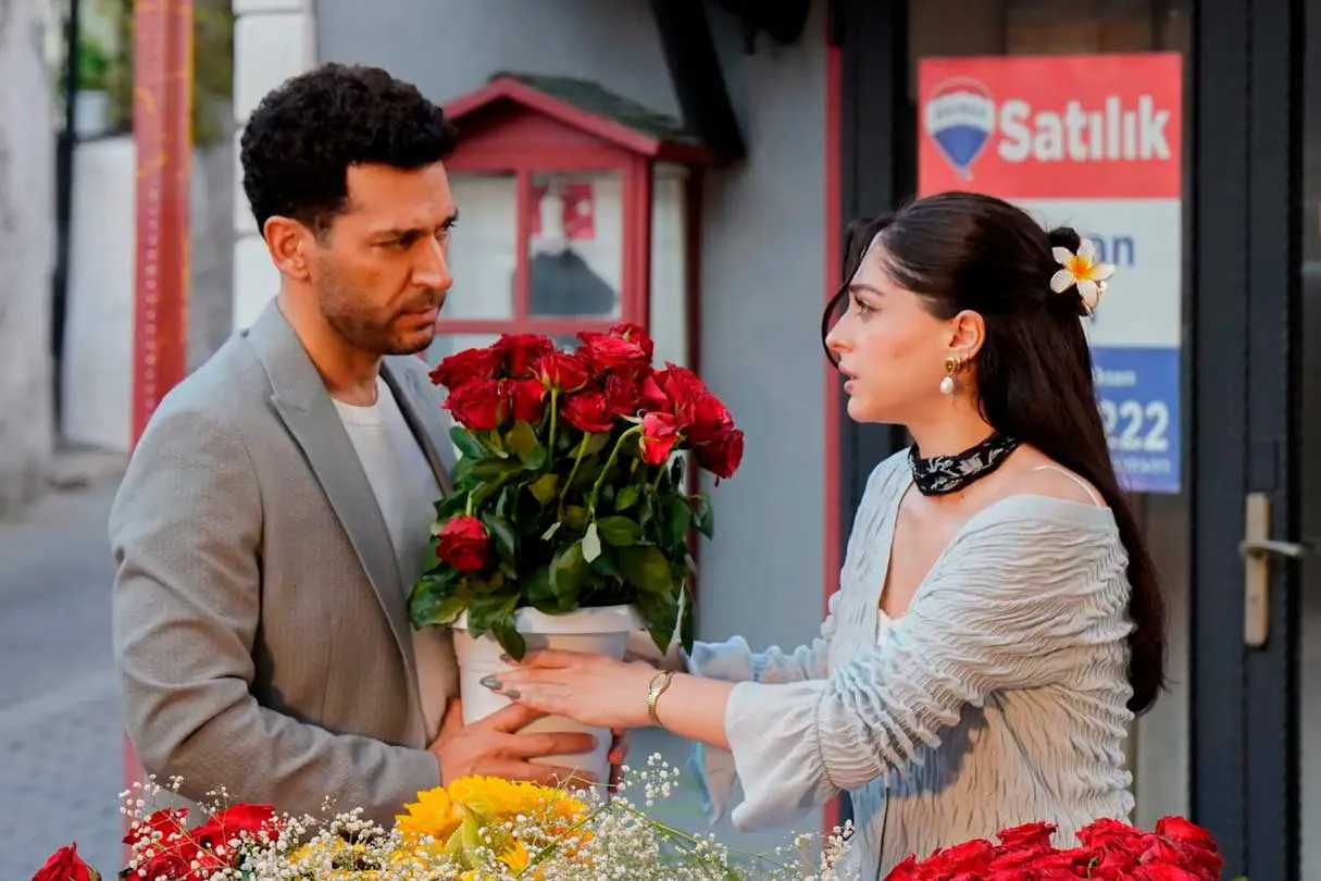 Murat Yıldırım y Cemre Baysel protagonizan ‘El secreto’, la nueva serie turca de Antena 3.